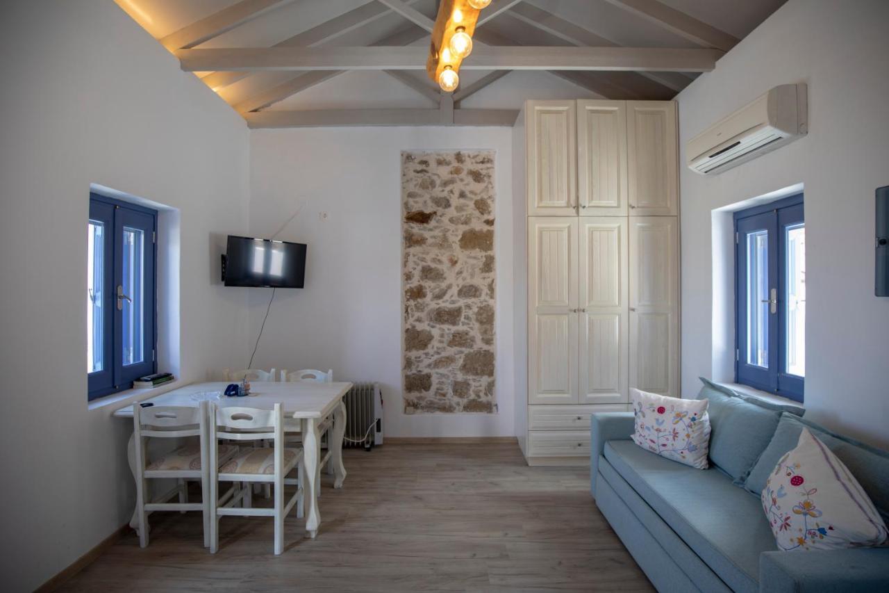 Thea Menetes Apartment Menetai Bagian luar foto