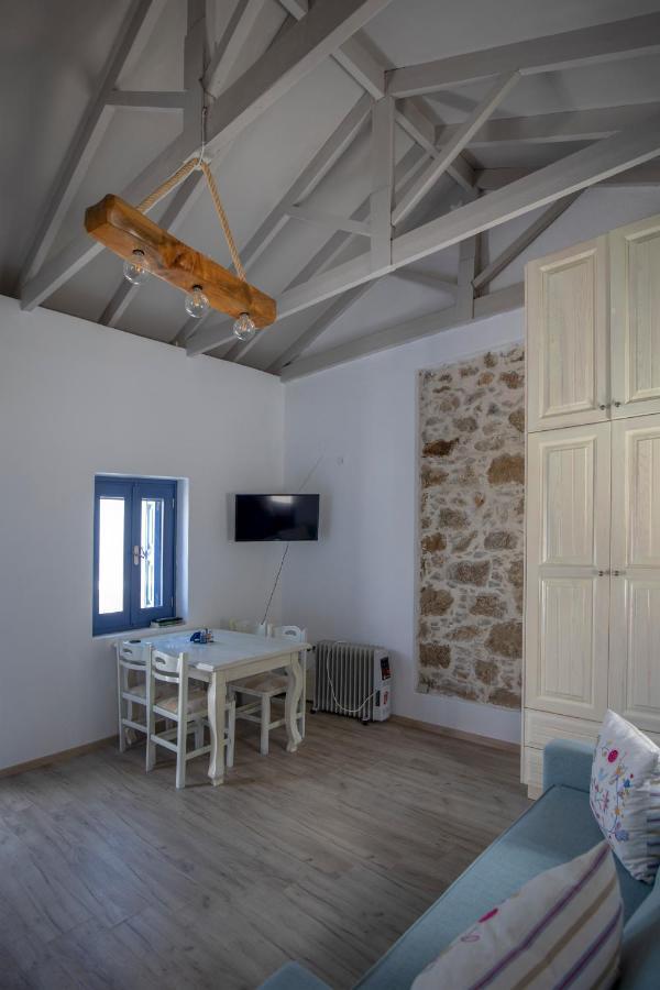 Thea Menetes Apartment Menetai Bagian luar foto
